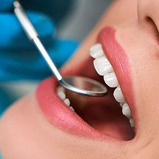 Clínica Dental Viana chica en odontología 